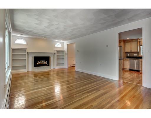 30 Beverly Ave, Marblehead, MA 01945 photo 4