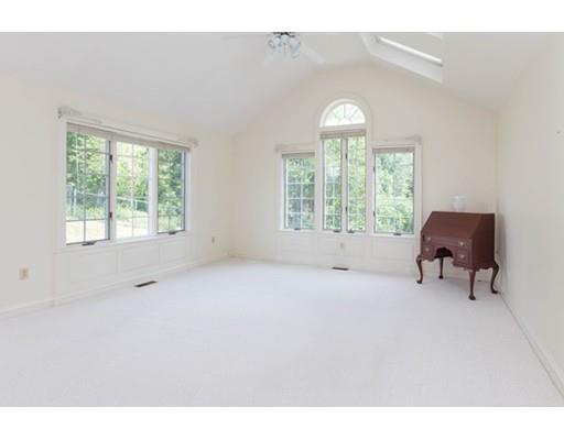 24 Beale St, Worcester, MA 01606 photo 4