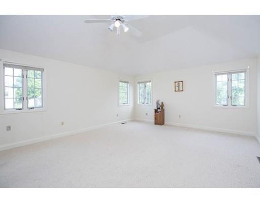 24 Beale St, Worcester, MA 01606 photo 8