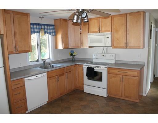 12 Kenway Dr, Springfield, MA 01104 photo 2