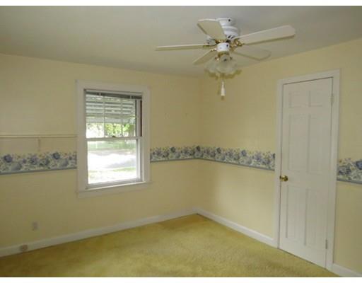 204 Windemere St, Springfield, MA 01104 photo 13