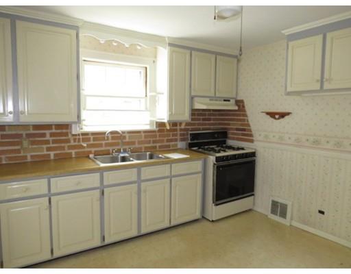 204 Windemere St, Springfield, MA 01104 photo 9