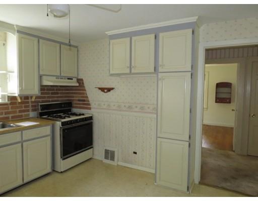204 Windemere St, Springfield, MA 01104 photo 10
