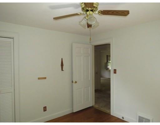 204 Windemere St, Springfield, MA 01104 photo 16