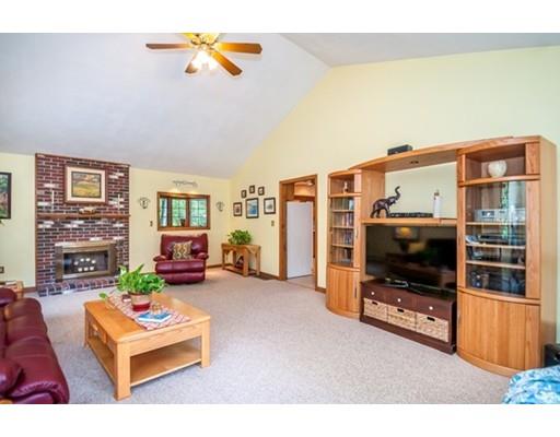 8 Kurchian Ln, Reading, MA 01867 photo 11