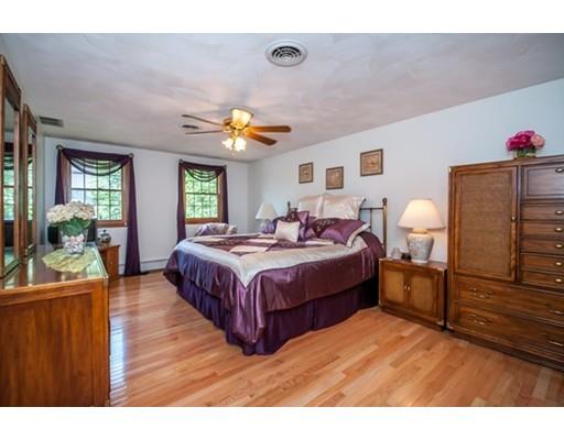 8 Kurchian Ln, Reading, MA 01867 photo 12