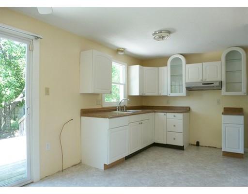 156 Groton St, Springfield, MA 01129 photo 2