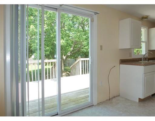 156 Groton St, Springfield, MA 01129 photo 3