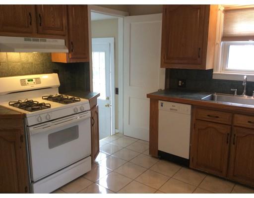 43 Gillette Ave, Springfield, MA 01118 photo 3