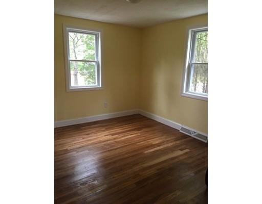37 Red Brook Rd, Buzzards Bay, MA 02532 photo 9