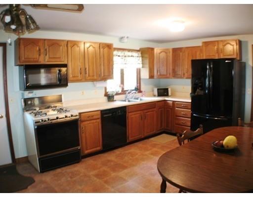 148 Jeffrey Rd, Springfield, MA 01119 photo 4