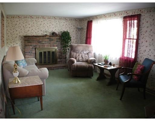 148 Jeffrey Rd, Springfield, MA 01119 photo 3