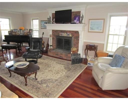75 River Dr, Hadley, MA 01035 photo 5