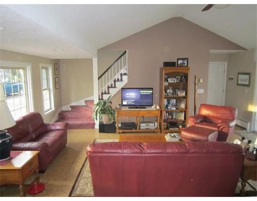 75 River Dr, Hadley, MA 01035 photo 4