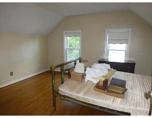 71 Deerfield St, Worcester, MA 01602 photo 9