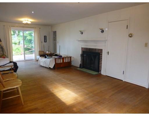 71 Deerfield St, Worcester, MA 01602 photo 2