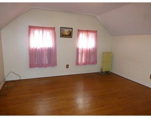 71 Deerfield St, Worcester, MA 01602 photo 8