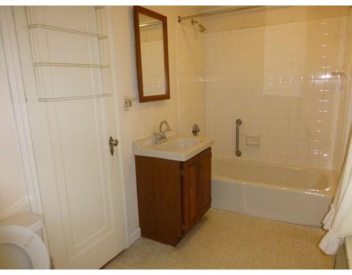 71 Deerfield St, Worcester, MA 01602 photo 6