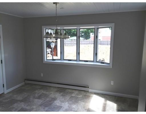 14 Bardon St, Chicopee, MA 01020 photo 4