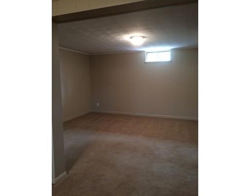14 Bardon St, Chicopee, MA 01020 photo 10