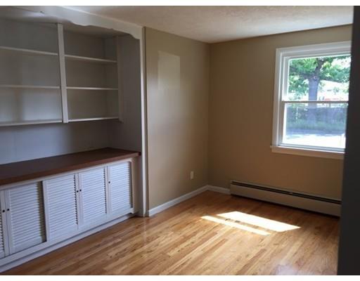14 Bardon St, Chicopee, MA 01020 photo 8