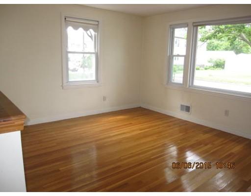 29 Hilton Ave, Worcester, MA 01604 photo 4