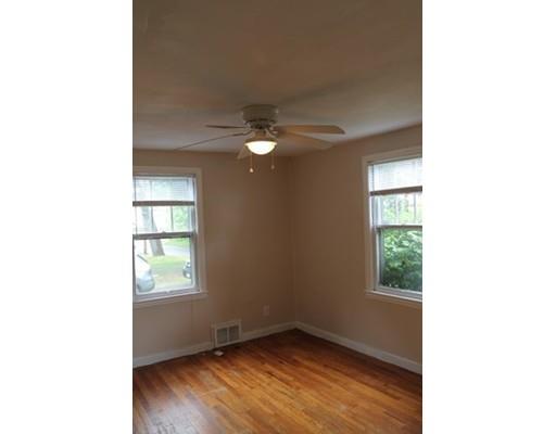 14 Brooks St, Springfield, MA 01109 photo 8
