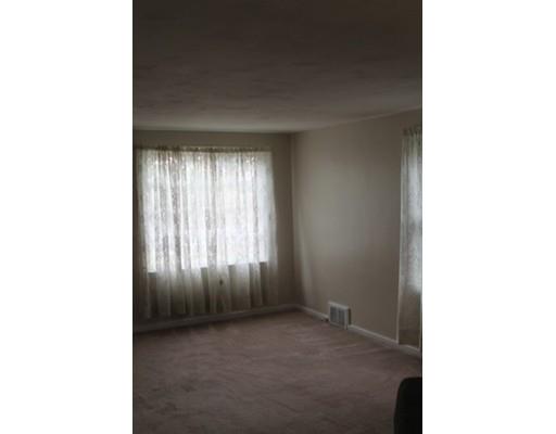 14 Brooks St, Springfield, MA 01109 photo 6