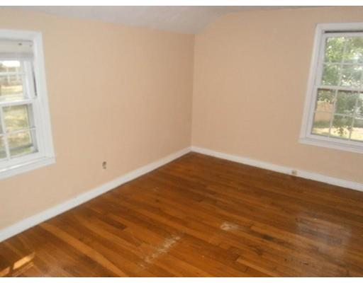 81 Donbray Rd, Springfield, MA 01119 photo 2