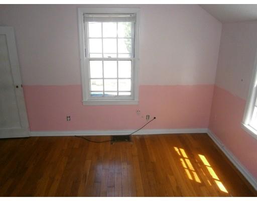 81 Donbray Rd, Springfield, MA 01119 photo 4