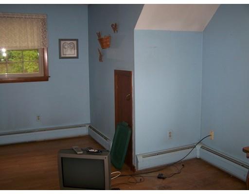 2 Wayne Ct, Holyoke, MA 01040 photo 11