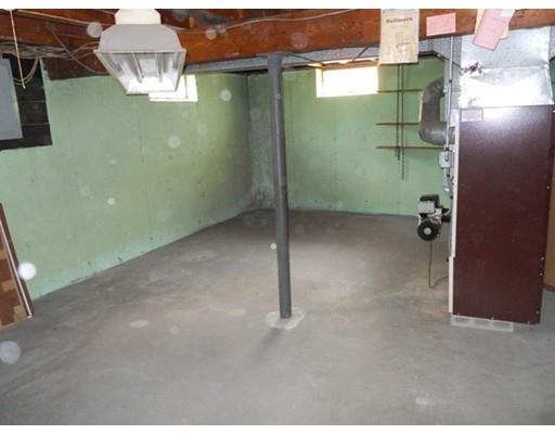 33 W Canton Cir, Springfield, MA 01104 photo 24