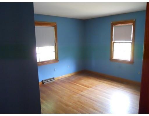 33 W Canton Cir, Springfield, MA 01104 photo 13