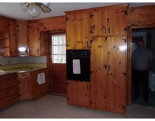 15 Cummings St, Ware, MA 01082 photo 4