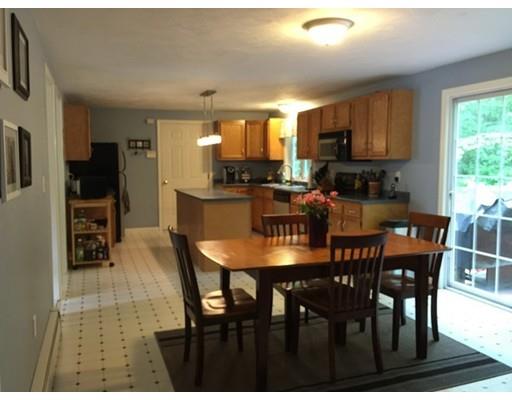 11 Eastview Dr, Worcester, MA 01602 photo 5