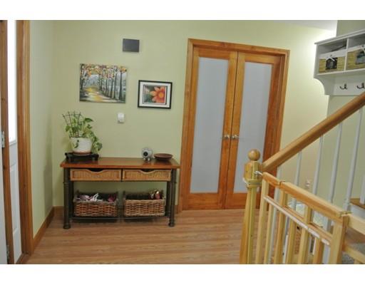 98 Perry St, Douglas, MA 01516 photo 4
