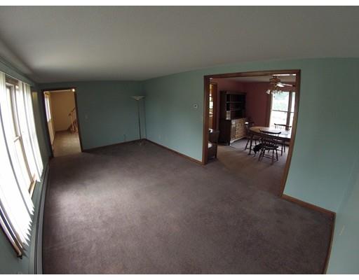 22 Matthew Dr, Easthampton, MA 01027 photo 9