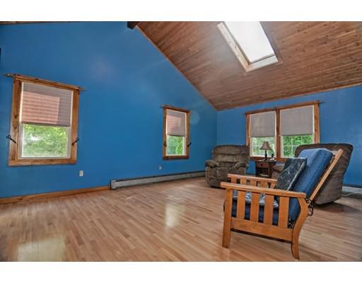 8 Asylum St, Mendon, MA 01756 photo 16