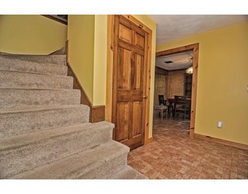 8 Asylum St, Mendon, MA 01756 photo 8