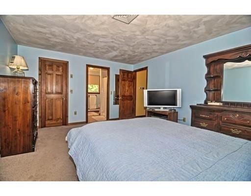 8 Asylum St, Mendon, MA 01756 photo 21