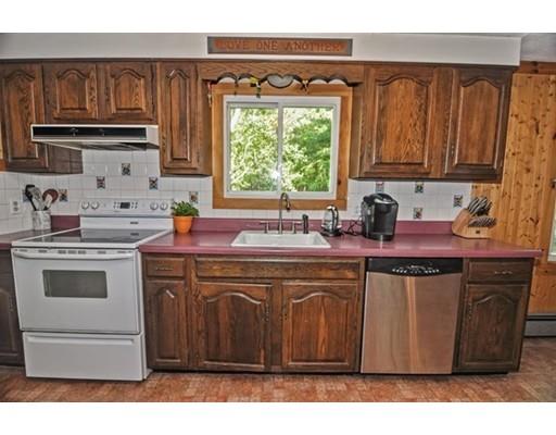 8 Asylum St, Mendon, MA 01756 photo 11