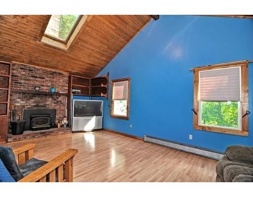 8 Asylum St, Mendon, MA 01756 photo 17