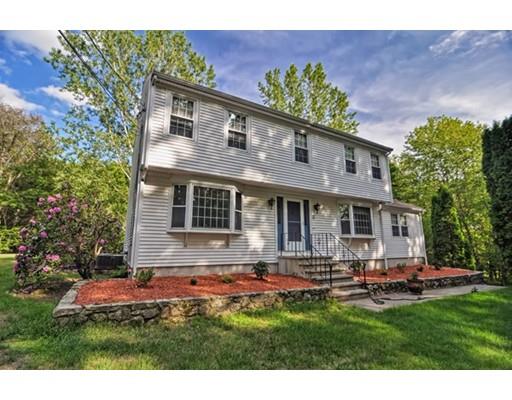 8 Asylum St, Mendon, MA 01756 photo 2
