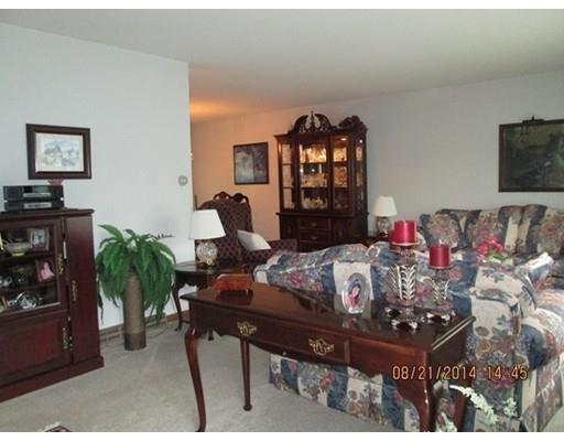 46 Nutmeg Cir, Chicopee, MA 01020 photo 5