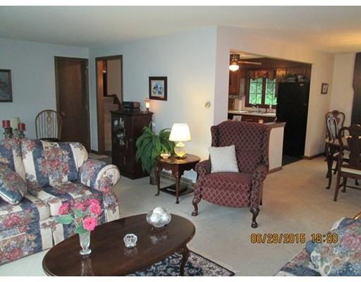 46 Nutmeg Cir, Chicopee, MA 01020 photo 3