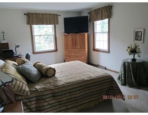 46 Nutmeg Cir, Chicopee, MA 01020 photo 14