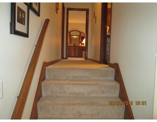 46 Nutmeg Cir, Chicopee, MA 01020 photo 11