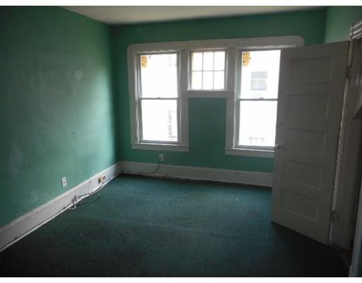 32 Edgemont St, Springfield, MA 01109 photo 12