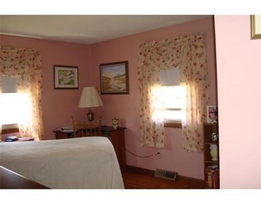 119 Garnet St, Springfield, MA 01129 photo 12