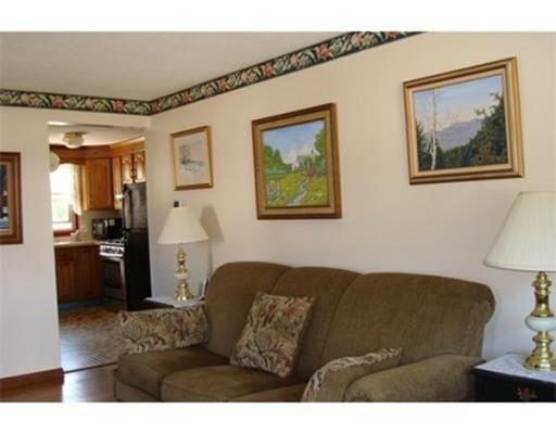 119 Garnet St, Springfield, MA 01129 photo 6